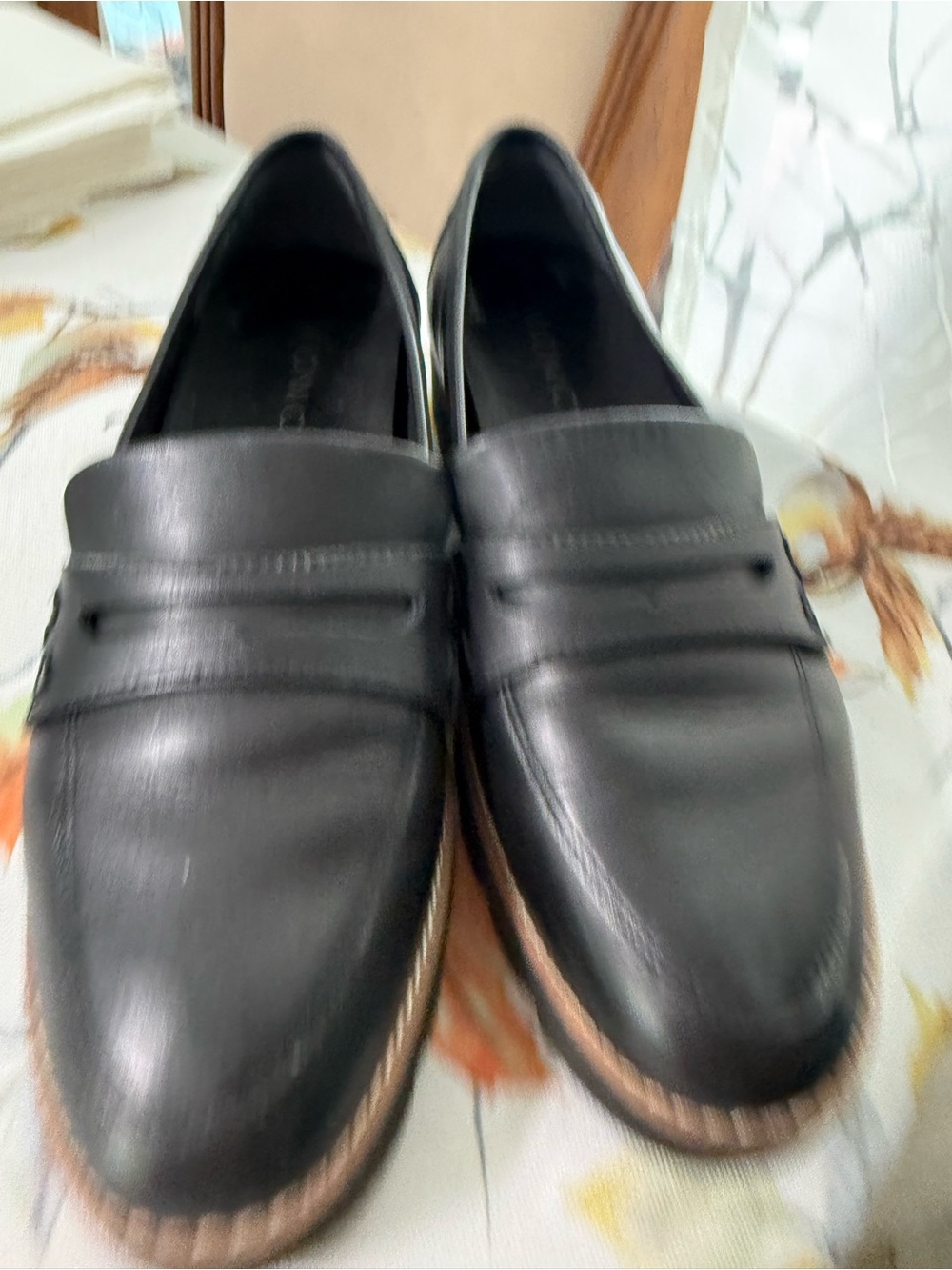 Women’s Vionic comfort loafersClassic Black Leather!